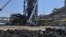 Разрушенная установка на нефтеперерабатывающем заводе в Саудовской Аравии, 20 сентября 2019 года.