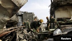 1 июля в Индонезии потерпел крушение военный транспортный самолет. Погбили больше ста человек