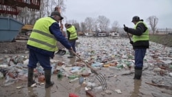 Ukraine's Garbage Becomes Hungary's Problem As It Flows Down The Tisza River