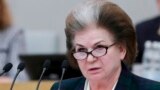 Космонавт Терешкова предлагает "обнулить" президентские сроки Путина