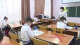 Казахстанских школьников и студентов возвращают за парты