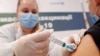 Затишье перед "омикроном": Украина переживает спад заболеваемости коронавирусом