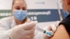 В Украине с сегодняшнего дня будут отстранять от работы чиновников и преподавателей без прививок от COVID-19