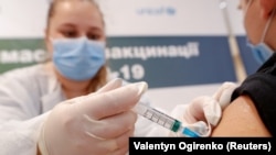 В Украине сделали более 26 млн прививок против COVID-19