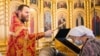 Священника РПЦ уволили после того, как он написал в соцсетях, что готов пожать руку Навальному за премию Сахарова