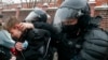 Почему госСМИ России и Беларуси видят в протестах своих стран "технологии Майдана"
