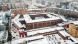Бывший заключенный и носившая передачи журналистка вспоминают Бутырку