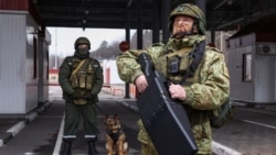 Российский призывник, получивший повестку, не смог выехать из Беларуси. Что известно