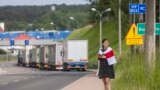Белорусская активистка Елена Живоглод у польско-белорусской границы, 5 яюня 2021 года