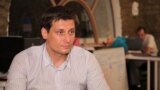 День с Дмитрием Гудковым: как ведет кампанию единственный оппозиционный депутат прошлой Госдумы