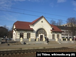 Железнодорожная станция Земитаны в Риге. Фото Titāns, wikimedia.org