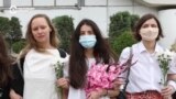 "Прекратите нас бить!" Женщины по всей Беларуси требуют, чтобы силовики остановили насилие