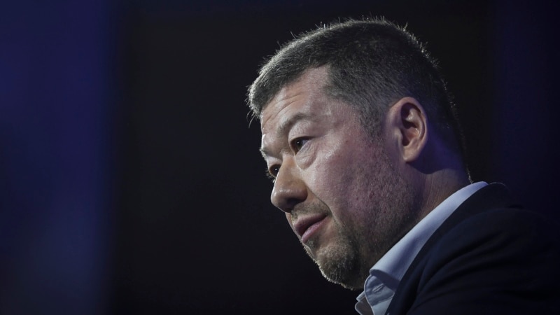 Новый спикер Палаты депутатов Чехии снял со здания флаг Украины. Проукраинские депутаты вывесили в ответ флаги в кабинетах