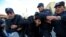 Полиция задерживает участника акции в Баку. 16 февраля 2020