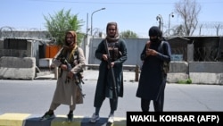 Представители "Талибана" на улицах Кабула, 16 августа 2021 года