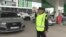 Сотрудник "Центра общественной безопасности" на заправке в Уфе