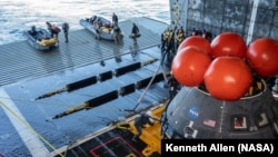 Тренировка экипажа Artemis-II у побережья Калифорнии, январь 2026 года