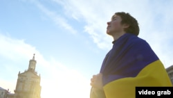 Артем на Майдане Незалежности в Киеве