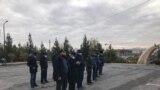 У здания полиции Алматы прошел митинг соратников умершего активиста Дулата Агадила