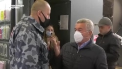 "Пропустите меня!" Украинцы не хотят соблюдать коронавирусные ограничения и ходить в магазины с тестами 