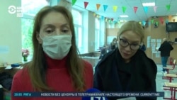 Наблюдатели на участке Алены Поповой рассказывают, как была вскрыта урна с бюллетенями