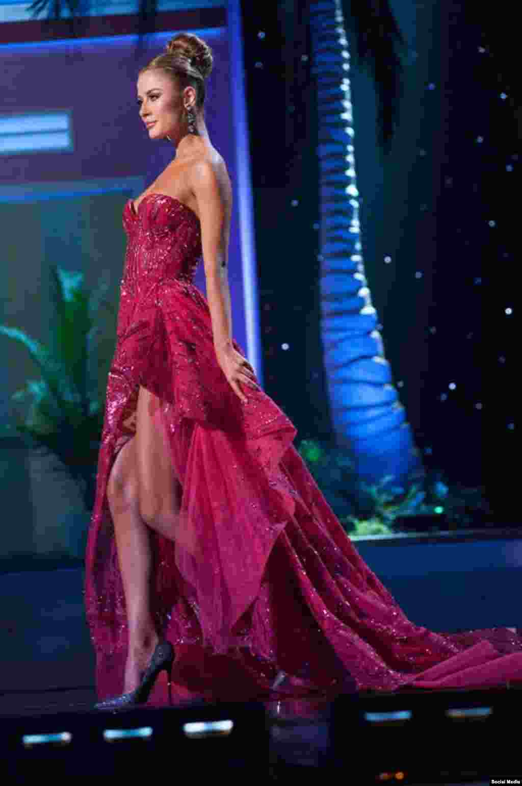 Диана Гаркуша (Украина) - 3-е место конкурса &quot;Мисс Вселенная&quot;&nbsp;