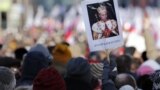 Россияне размышляют: а не стоит ли восстановить в России монархию?