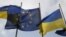 Что значит так называемый "безвиз" для самих украинцев, как изменится их жизнь, когда границу, например, с Германией, можно будет пересечь только с биометрическим паспортом, и как безвизовый режим с ЕС отразится на украинской экономике – репортаж Настоящего Времени