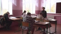 Как в Украине школьных учителей мотивируют прививаться