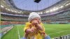 Самый юный фанат. Как семья из Украины путешествует за сборной по футболу вместе с полуторамесячным сыном