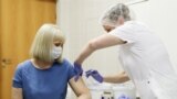 Вакцинация добровольцев в рамках пострегистрационного исследования вакцины от коронавируса в Москве, 9 сентября 2020 года. Фото: ТАСС