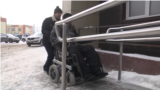 Колясочники в Томске и Москве – о том, как устроена в этих городах доступная среда