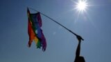 "Геи, бойтесь российских фанатов": как ЛГБТ-болельщики готовятся к ЧМ-2018