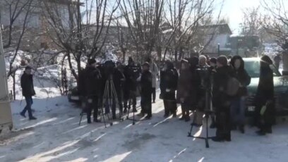 Талапкер сиқырды сорып жатқанда жігіттің есегін саусақпен сипады (фото)