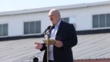 "Я вас избивать не буду, это не в моих интересах!": перепалка слесаря с Лукашенко