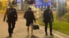 Денис Тен во время выдворения из Эстонии