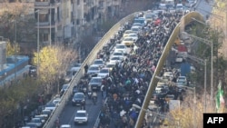 Шествие владельцев магазинов и торговцев против ухудшающейся экономической ситуации в Иране. Тегеран, 29 декабря 2025 года