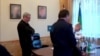 Первый канал "замазал" портреты Путина и Медведева в видео с арестом главы Коми 