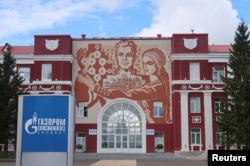 Строительство нового производства суперабсорбирующих полимеров на базе "Газпром нефтехим Салават" отложили до 2025–2030 годов. Изначально запуск планировали на 2023–2025 годы, но сроки сдвинулись из-за санкционных ограничений, пишет РБК Уфа