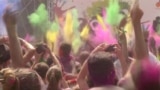 В Киеве прошел красочный фестиваль Холи