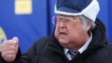 RUSSIA -- Kemerovo governor Aman Tuleyev gestures in the offices of the Kemerovo Region branch of Russia's Ministry of Emergency Situations, October 31, 2016