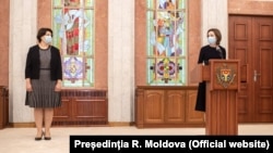 Премьер-министр Наталья Гаврилица и президент Майя Санду