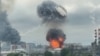 Украинские военные в ночь на 18 июня вновь атаковали Москву. Очевидцы публикуют в соцсетях фотографии сразу нескольких очагов пожара на Московском НПЗ в Капотне