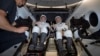 Crew Dragon с двумя астронавтами вернулся на Землю после первого пилотируемого полета