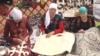 Чай с маслом, стрельба из лука и сборка юрты на скорость: как в Кыргызстане развивают этнотуризм