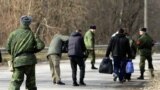 "На больничке на прогулку никто не ходит". Бывшие украинские пленные рассказали о содержании в "ДНР" и "ЛНР"