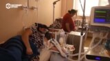 Нехватка мест в больницах и увольнения медиков из-за усталости. В Украине ухудшается ситуация с коронавирусом
