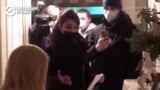 "Говорит: "Я слушаюсь адвоката. И дальше все в штыки!"