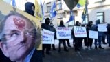 Митинг у Офиса президента Украины во время рассмотрения санкции СНБО против Виктора Медведчука