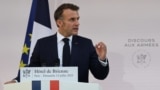 "Если у нашей свободы есть цена, то вот она". Президент Франции анонсировал увеличение расходов на оборону до 67 млрд евро
